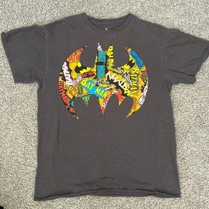 🌸 Batman logo tee